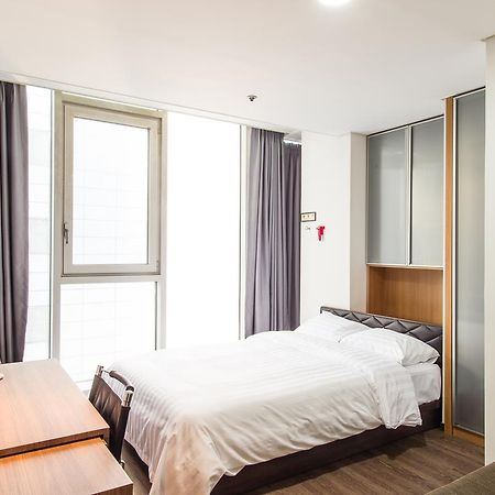 Hotel Arinus Shinchon Seul Esterno foto