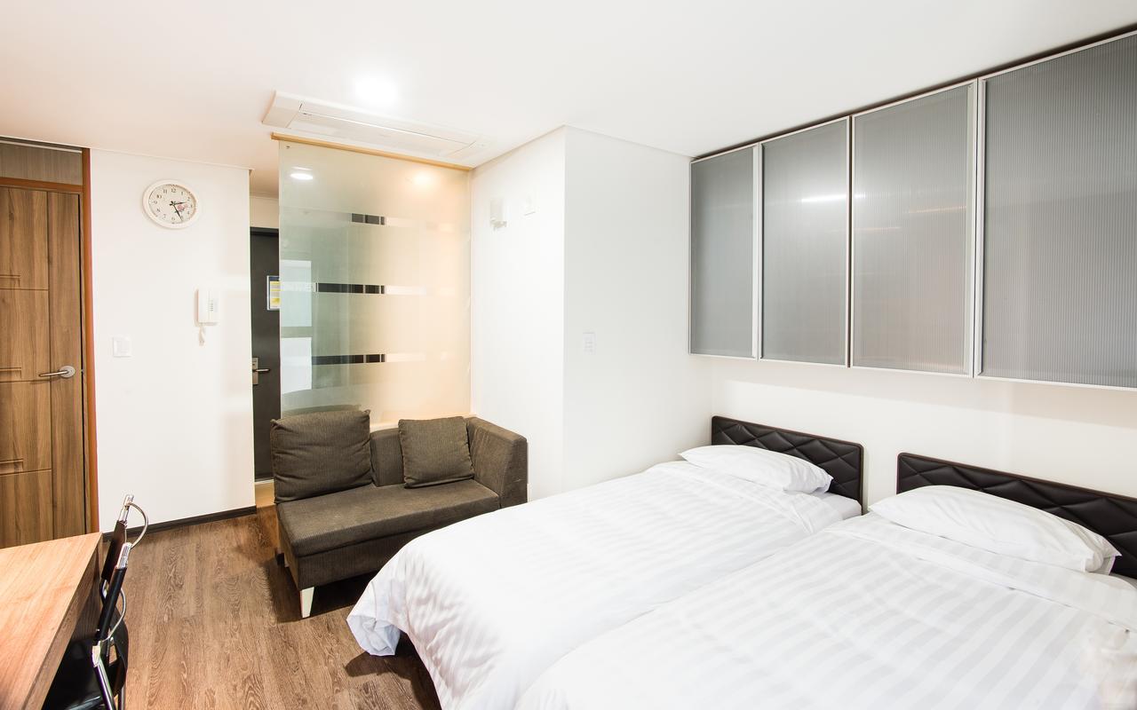 Hotel Arinus Shinchon Seul Esterno foto
