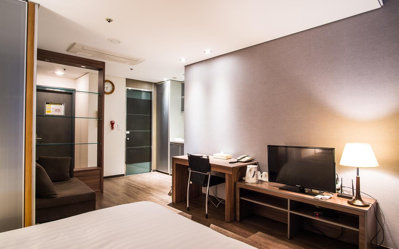 Hotel Arinus Shinchon Seul Esterno foto