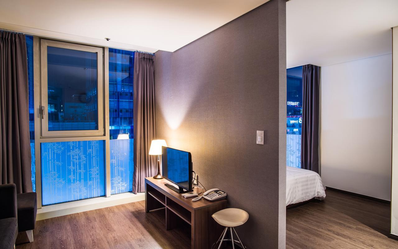 Hotel Arinus Shinchon Seul Esterno foto