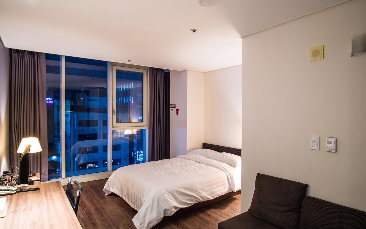 Hotel Arinus Shinchon Seul Esterno foto
