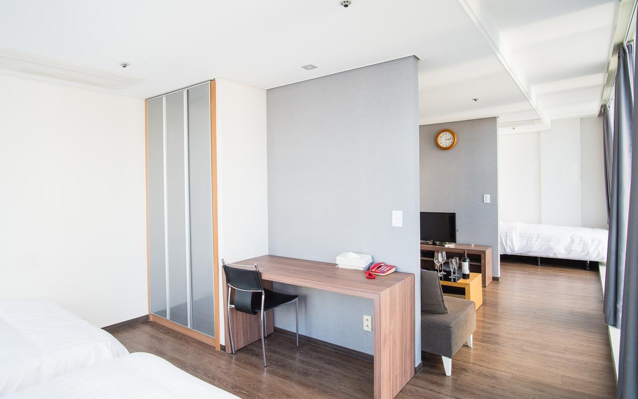 Hotel Arinus Shinchon Seul Esterno foto
