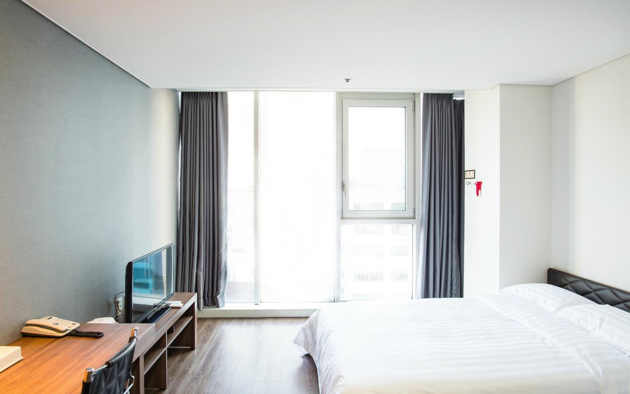 Hotel Arinus Shinchon Seul Esterno foto